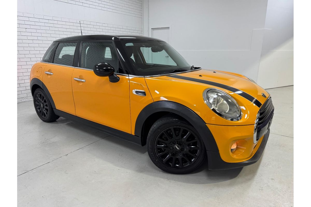 2016 MINI Cooper F55