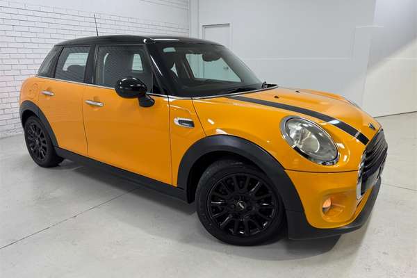 2016 MINI Cooper F55