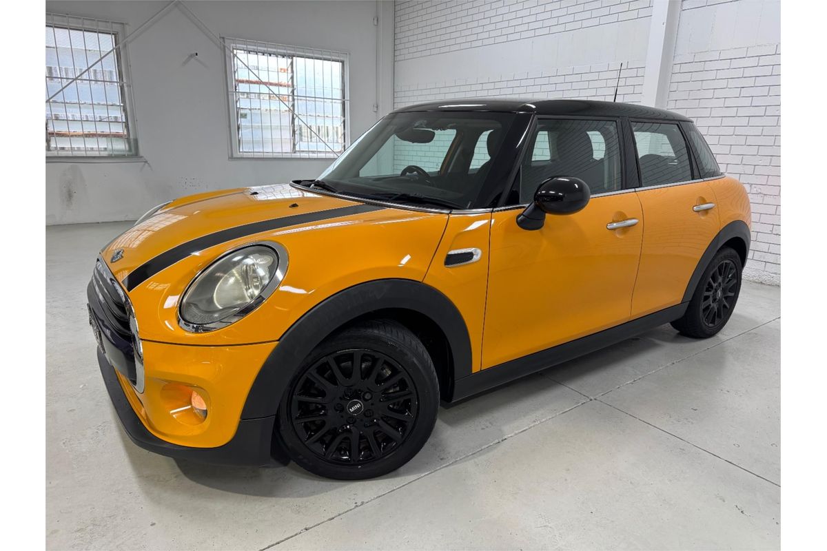2016 MINI Cooper F55