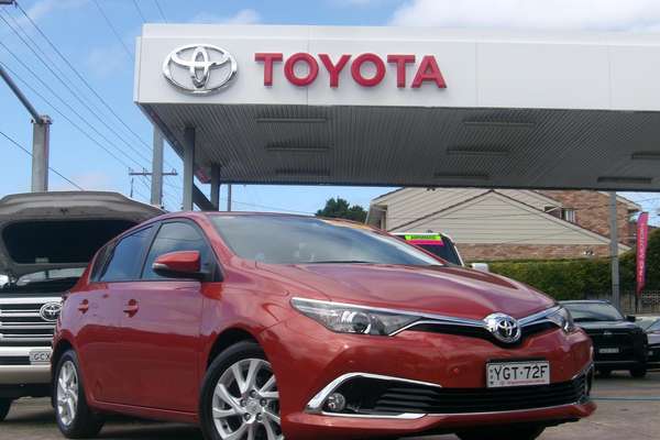 2017 Toyota Corolla Ascent Sport ZRE182R