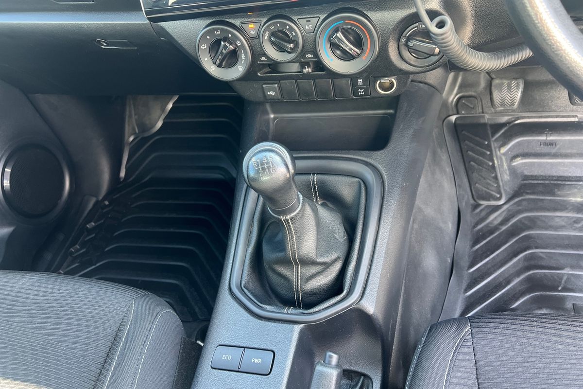 2024 Toyota Hilux SR GUN126R 4X4