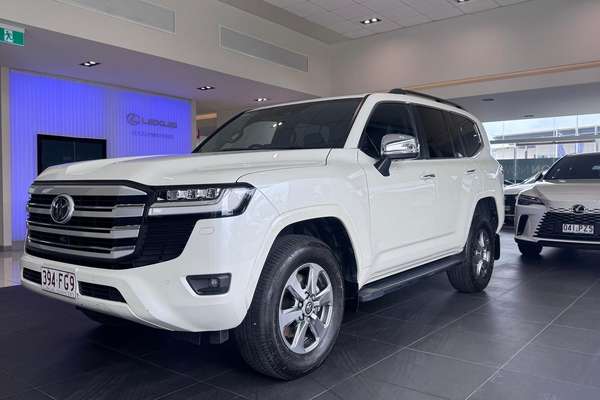 2023 Toyota Landcruiser Sahara FJA300R