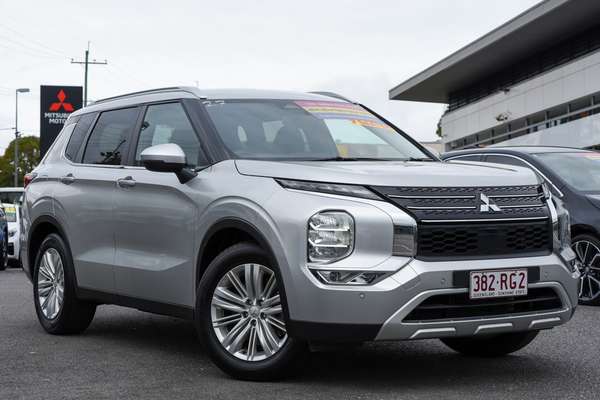 2024 Mitsubishi Outlander LS ZM