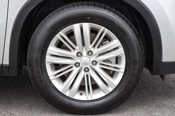 2024 Mitsubishi Outlander LS ZM thumb-3