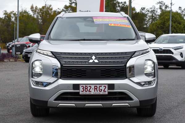 2024 Mitsubishi Outlander LS ZM thumb-2