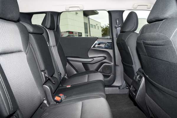 2024 Mitsubishi Outlander LS ZM thumb-8