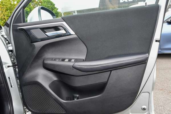 2024 Mitsubishi Outlander LS ZM thumb-15