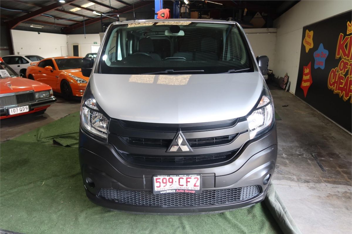 2021 Mitsubishi Express GLX SN
