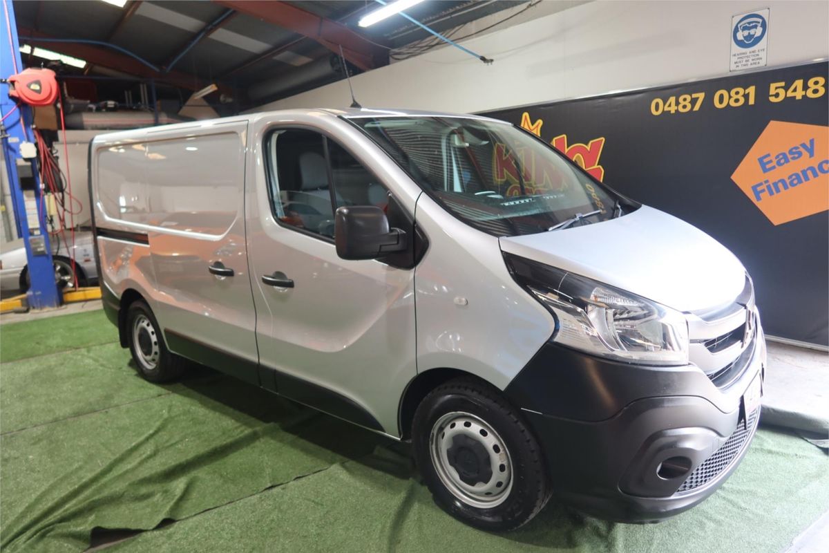 2021 Mitsubishi Express GLX SN