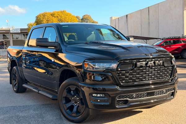 2026 RAM 1500 Express Black Edition Hurricane SO DT 4X4 SWB
