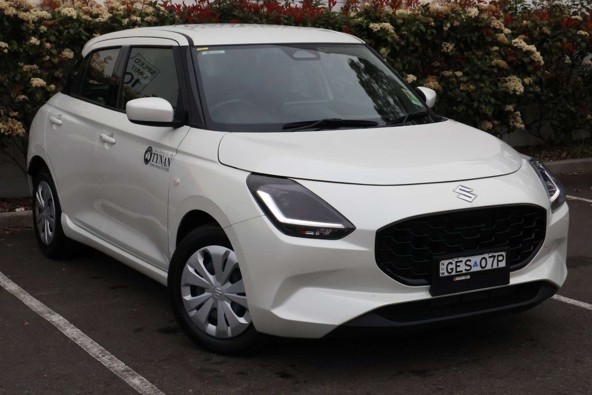 2025 Suzuki Swift Hybrid UZ