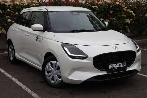 2025 Suzuki Swift Hybrid UZ