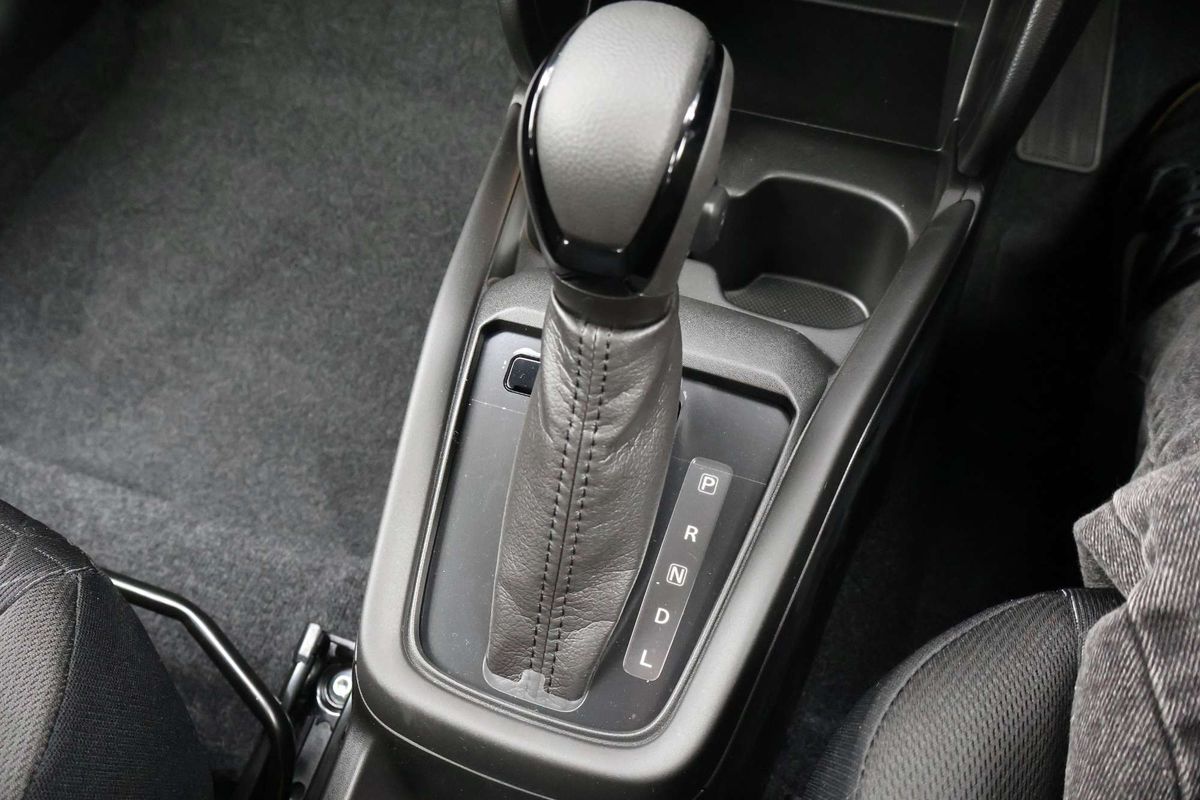 2025 Suzuki Swift Hybrid UZ
