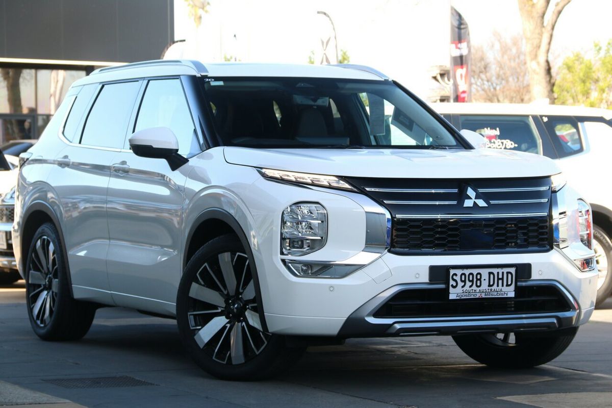 2025 Mitsubishi Outlander Exceed ZM