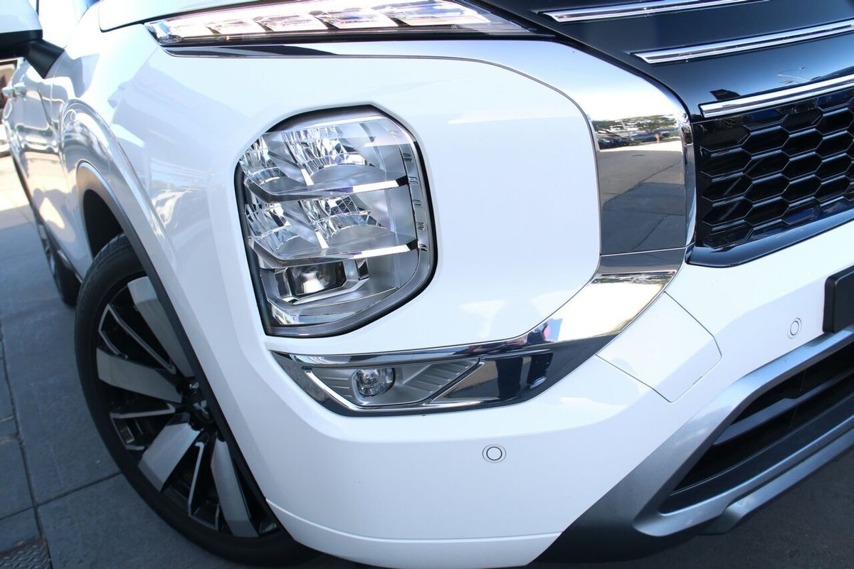 2025 Mitsubishi Outlander Exceed ZM