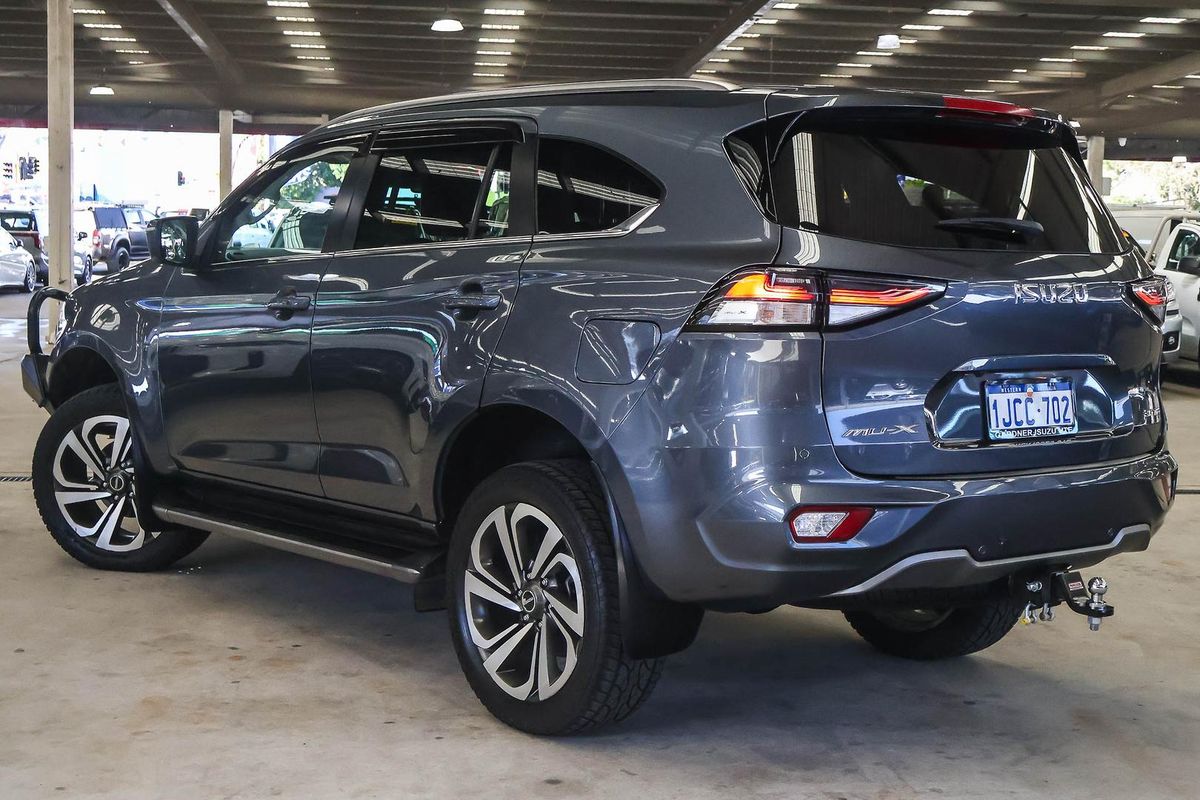 2022 Isuzu MU-X LS-T