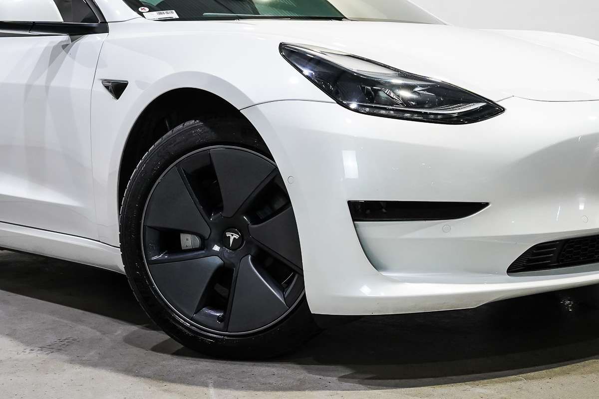 2022 Tesla Model 3 Rear-Wheel Drive