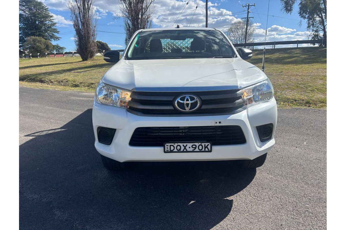 2017 Toyota Hilux SR GUN126R 4X4
