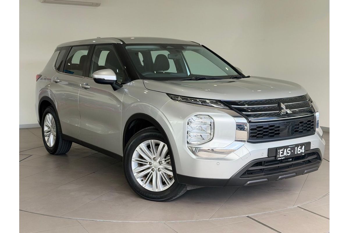 2024 Mitsubishi Outlander ES ZM