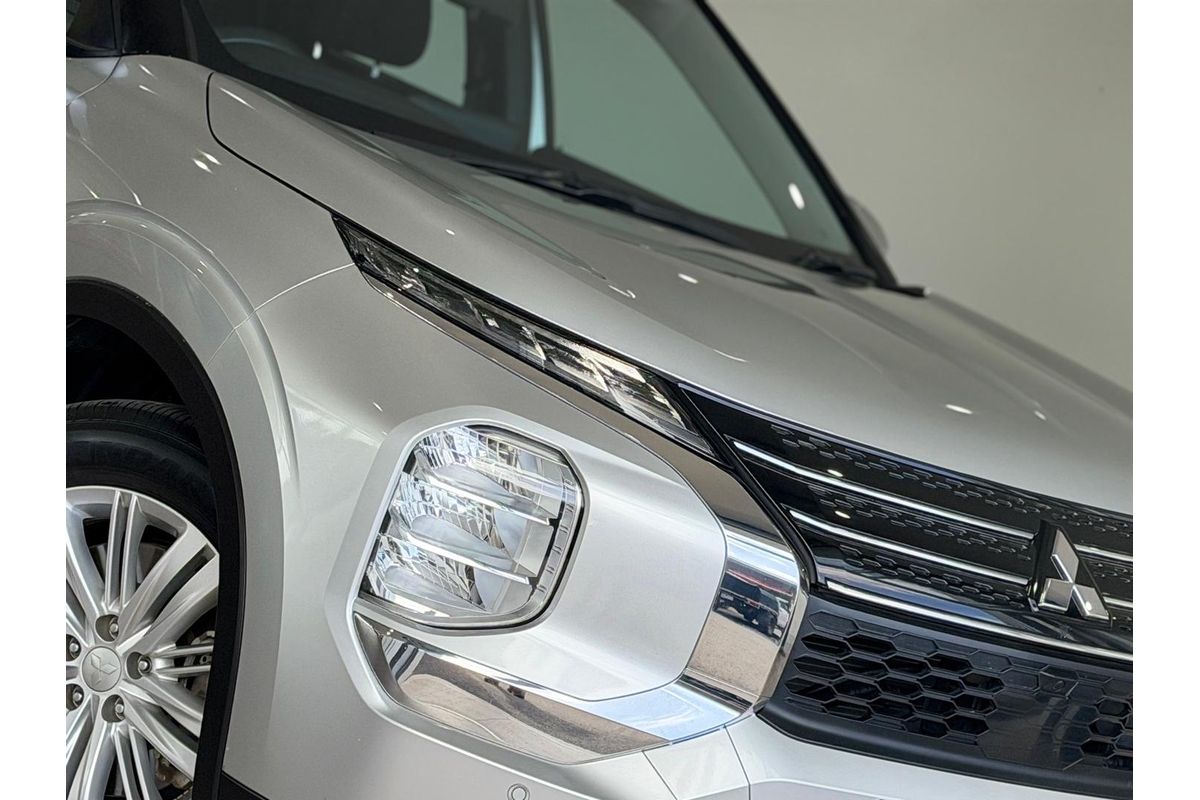 2024 Mitsubishi Outlander ES ZM
