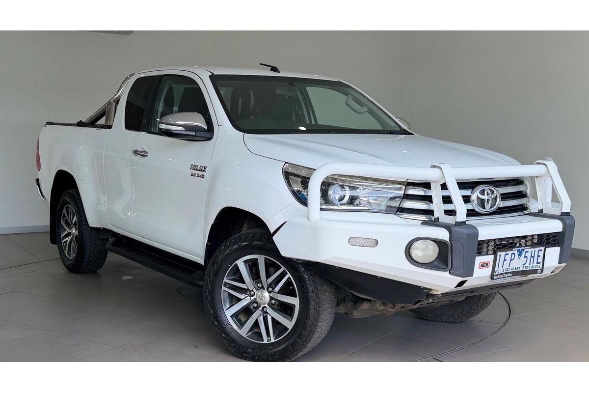 2015 Toyota Hilux SR5 GUN126R 4X4