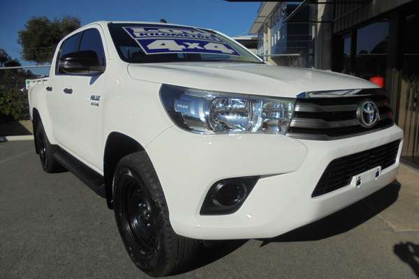 2017 Toyota Hilux SR GUN126R 4X4