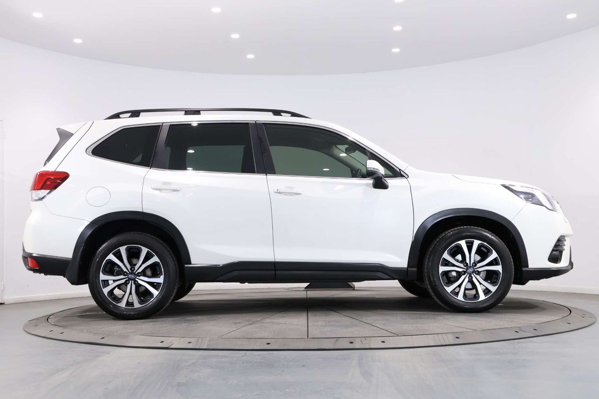 2023 Subaru Forester 2.5i Premium S5