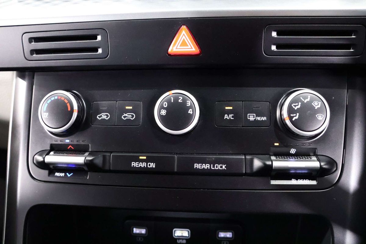 2023 Kia Carnival S KA4
