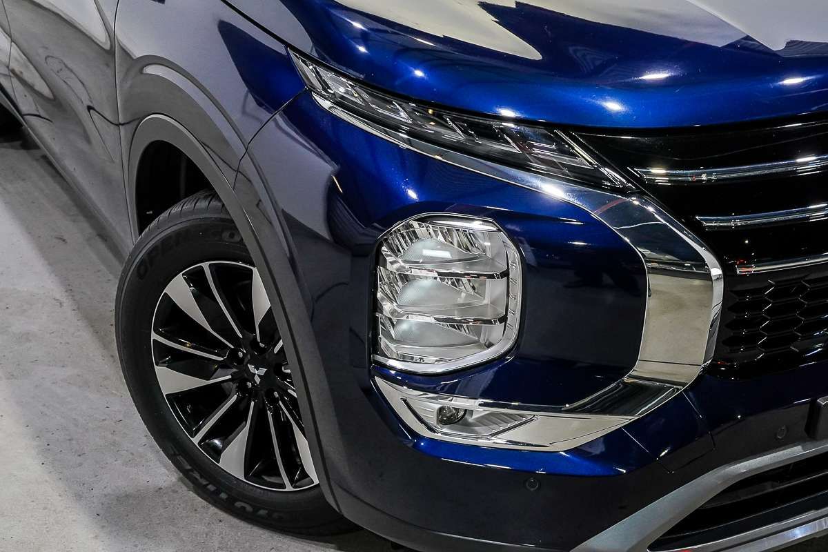 2025 Mitsubishi Outlander LS ZM