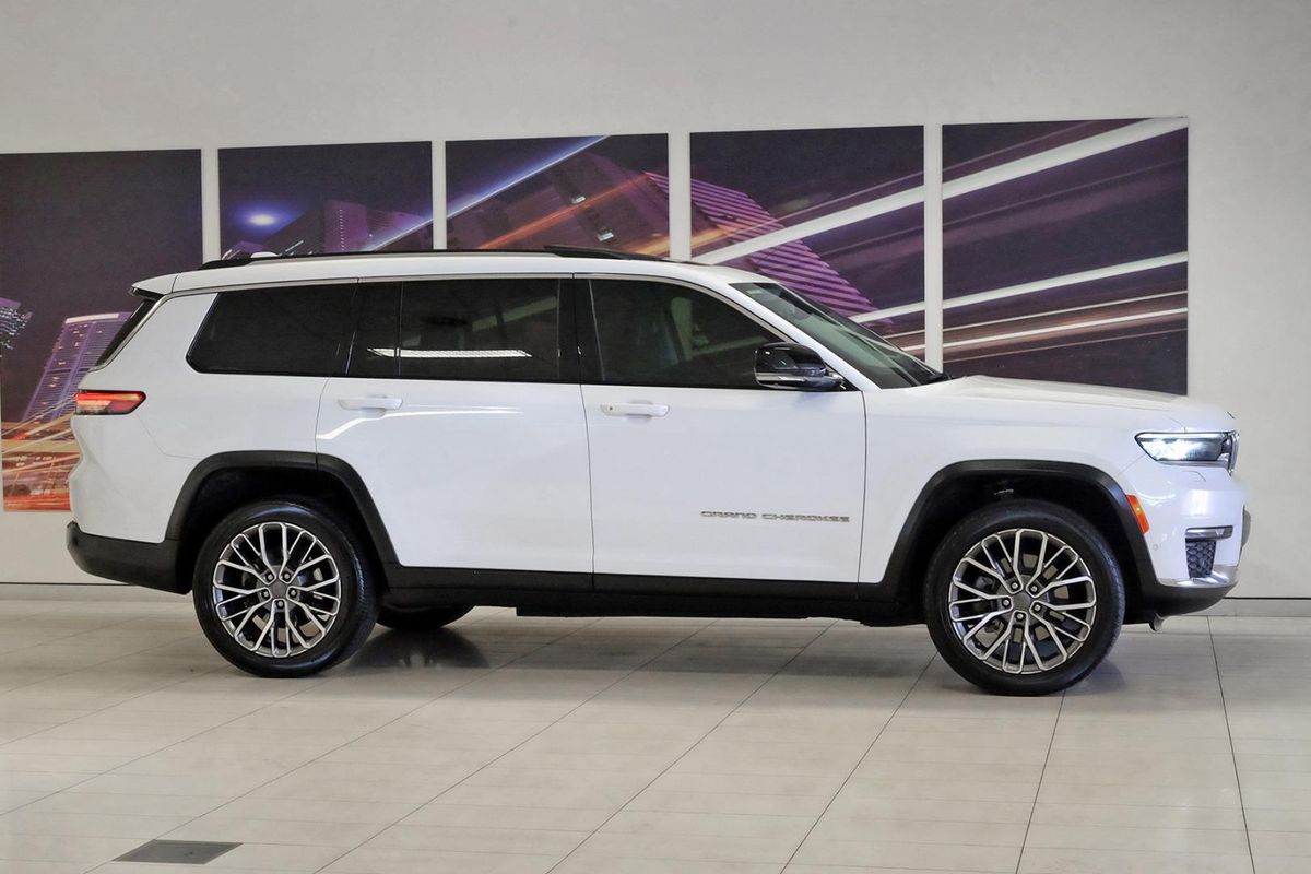 2022 Jeep Grand Cherokee L Limited WL image 3