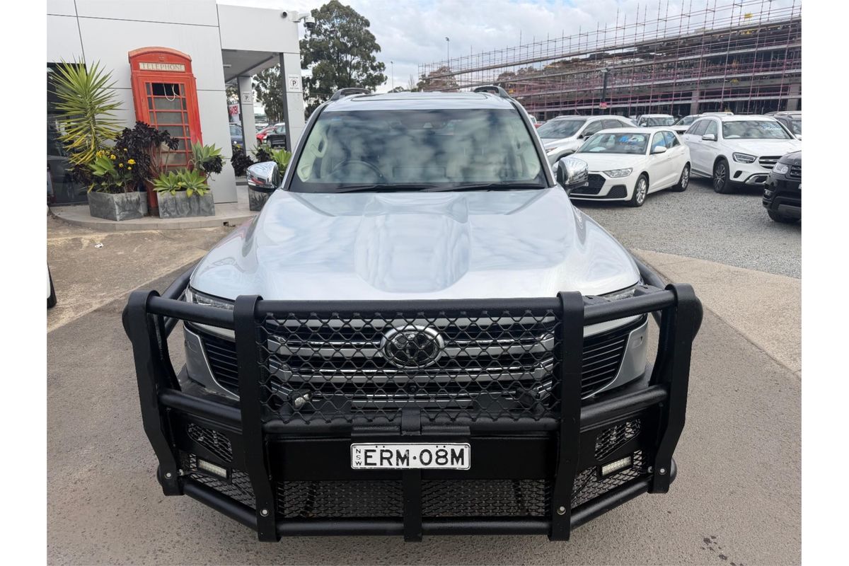 2022 Toyota Landcruiser Sahara FJA300R