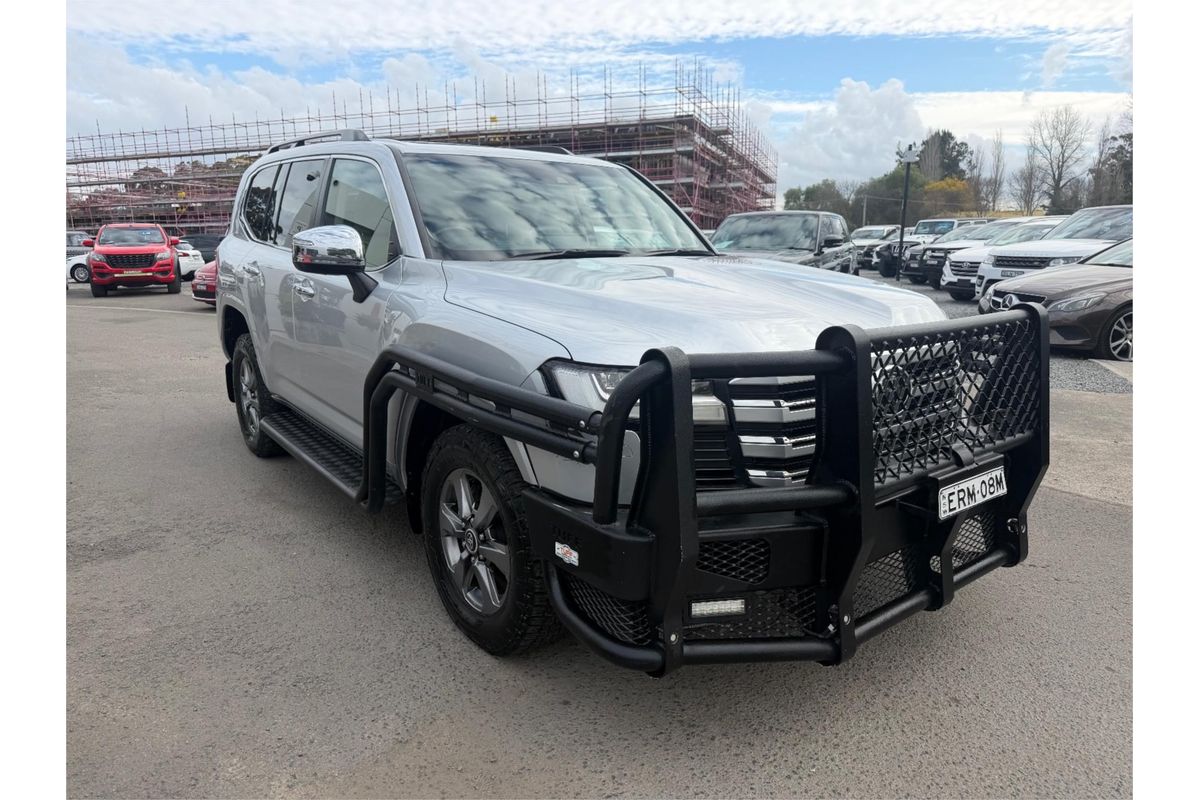 2022 Toyota Landcruiser Sahara FJA300R