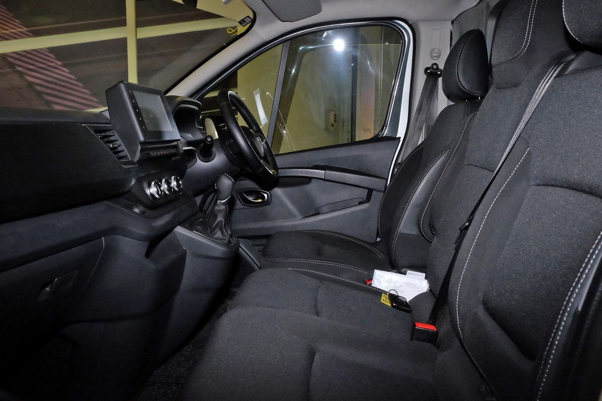 2024 Renault Trafic Premium X82 SWB Low Roof image 9