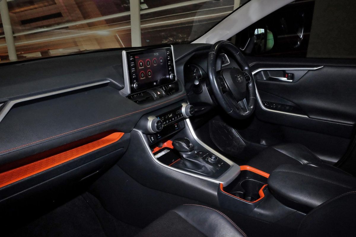 2019 Toyota RAV4 Edge AXAA54R image 9