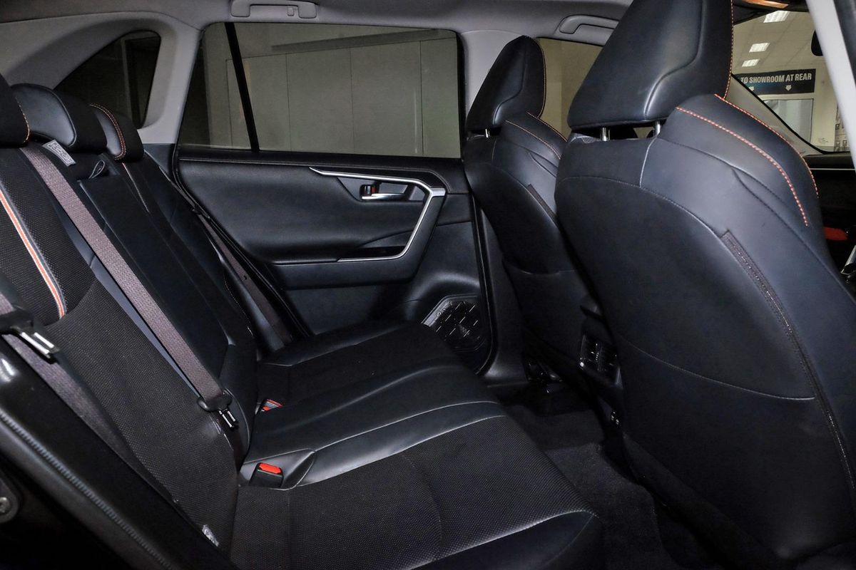 2019 Toyota RAV4 Edge AXAA54R image 10