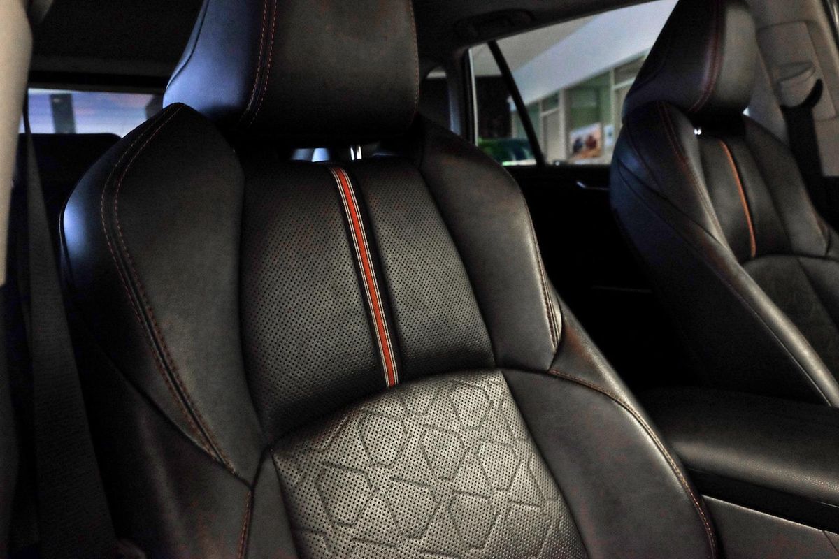 2019 Toyota RAV4 Edge AXAA54R image 17