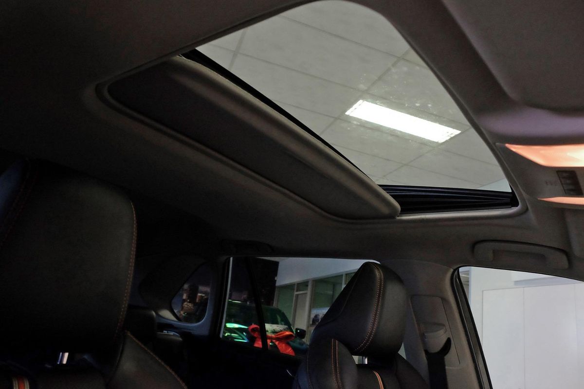 2019 Toyota RAV4 Edge AXAA54R image 18