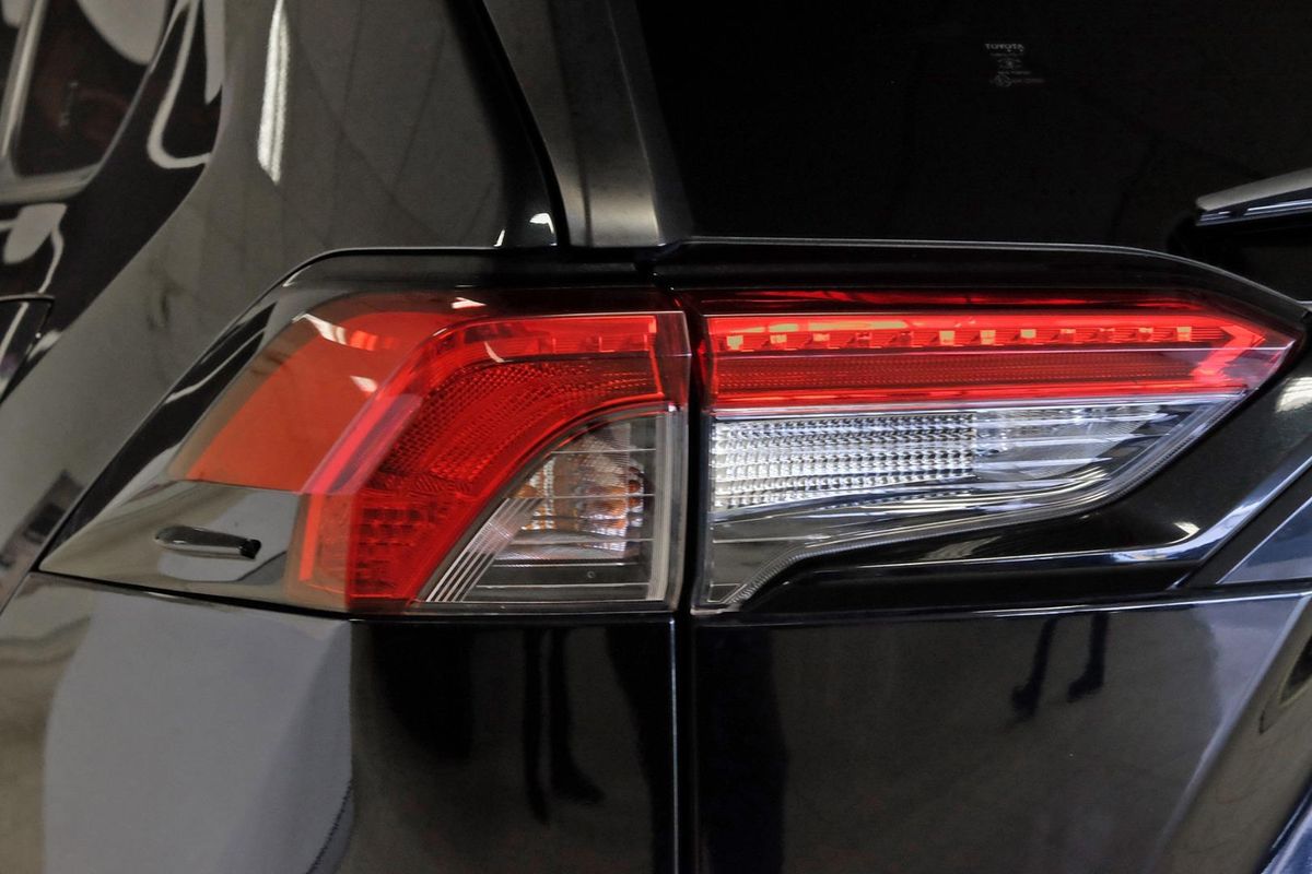 2019 Toyota RAV4 Edge AXAA54R image 20