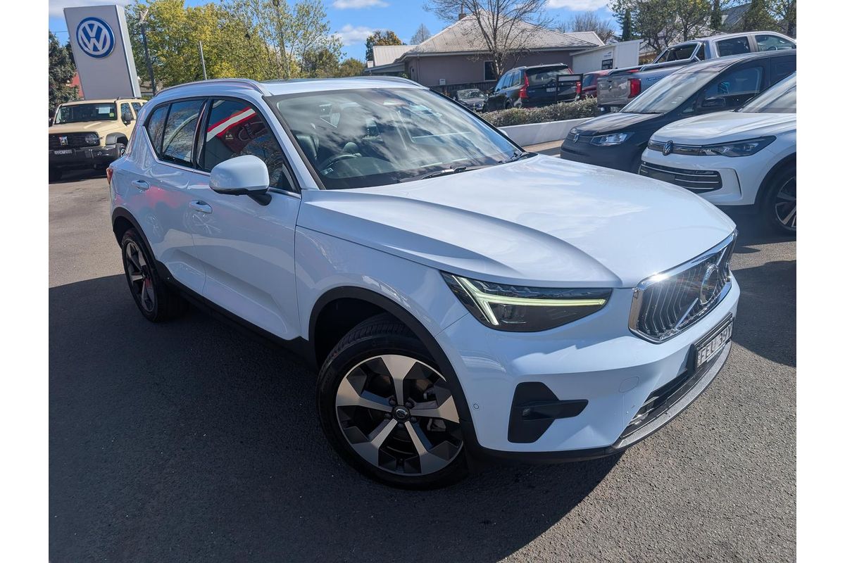2023 Volvo XC40 Plus B4