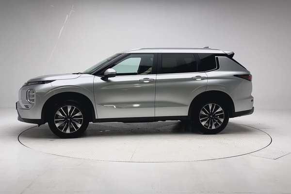 2025 Mitsubishi Outlander LS ZM thumb-6