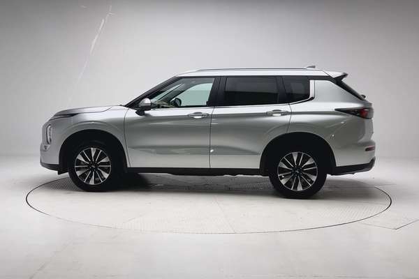 2025 Mitsubishi Outlander LS ZM thumb-7