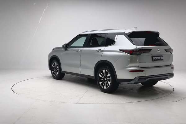 2025 Mitsubishi Outlander LS ZM thumb-8
