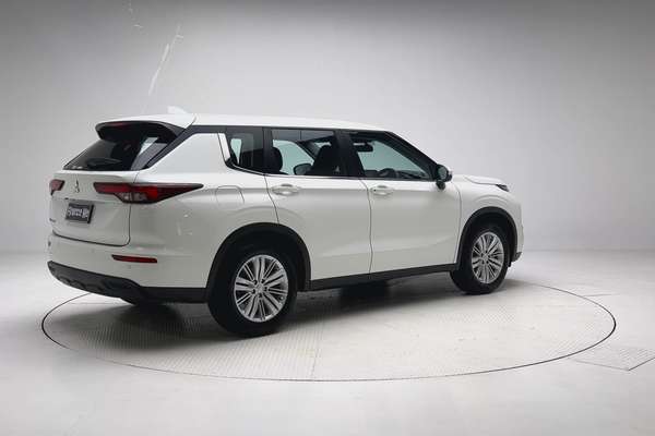 2024 Mitsubishi Outlander ES ZM thumb-7