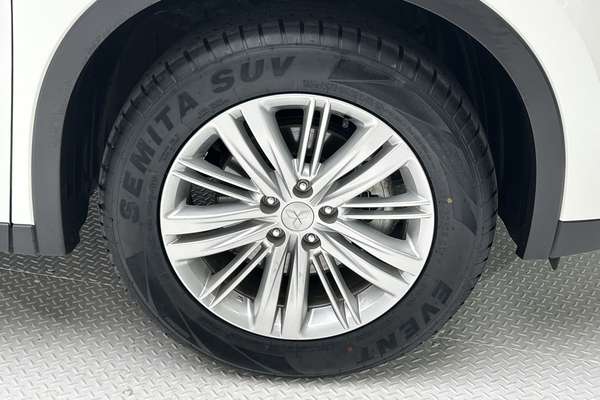 2024 Mitsubishi Outlander ES ZM thumb-9