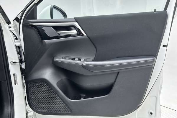 2024 Mitsubishi Outlander ES ZM thumb-18