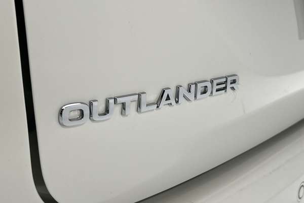 2024 Mitsubishi Outlander ES ZM thumb-21
