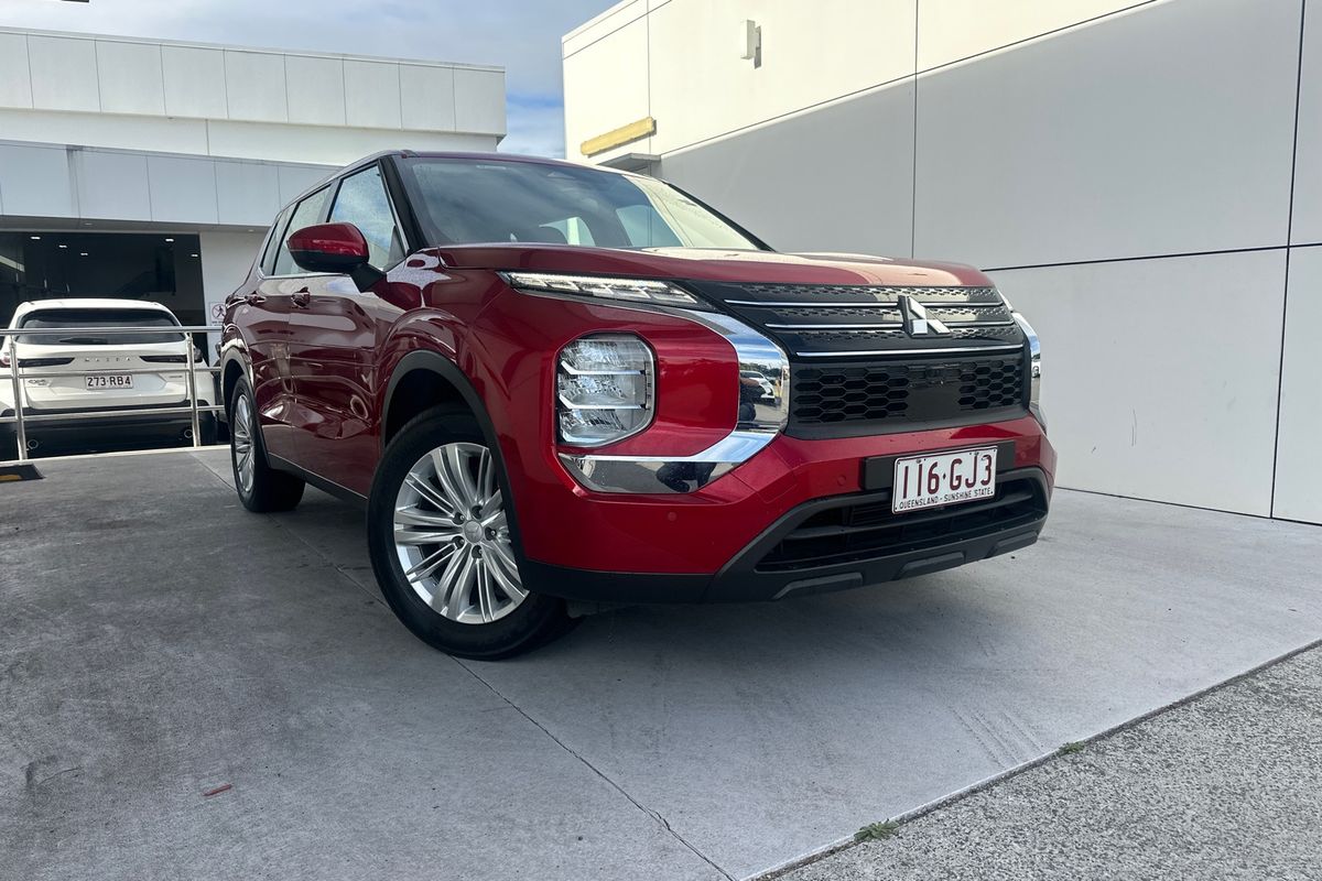 2023 Mitsubishi Outlander ES ZM