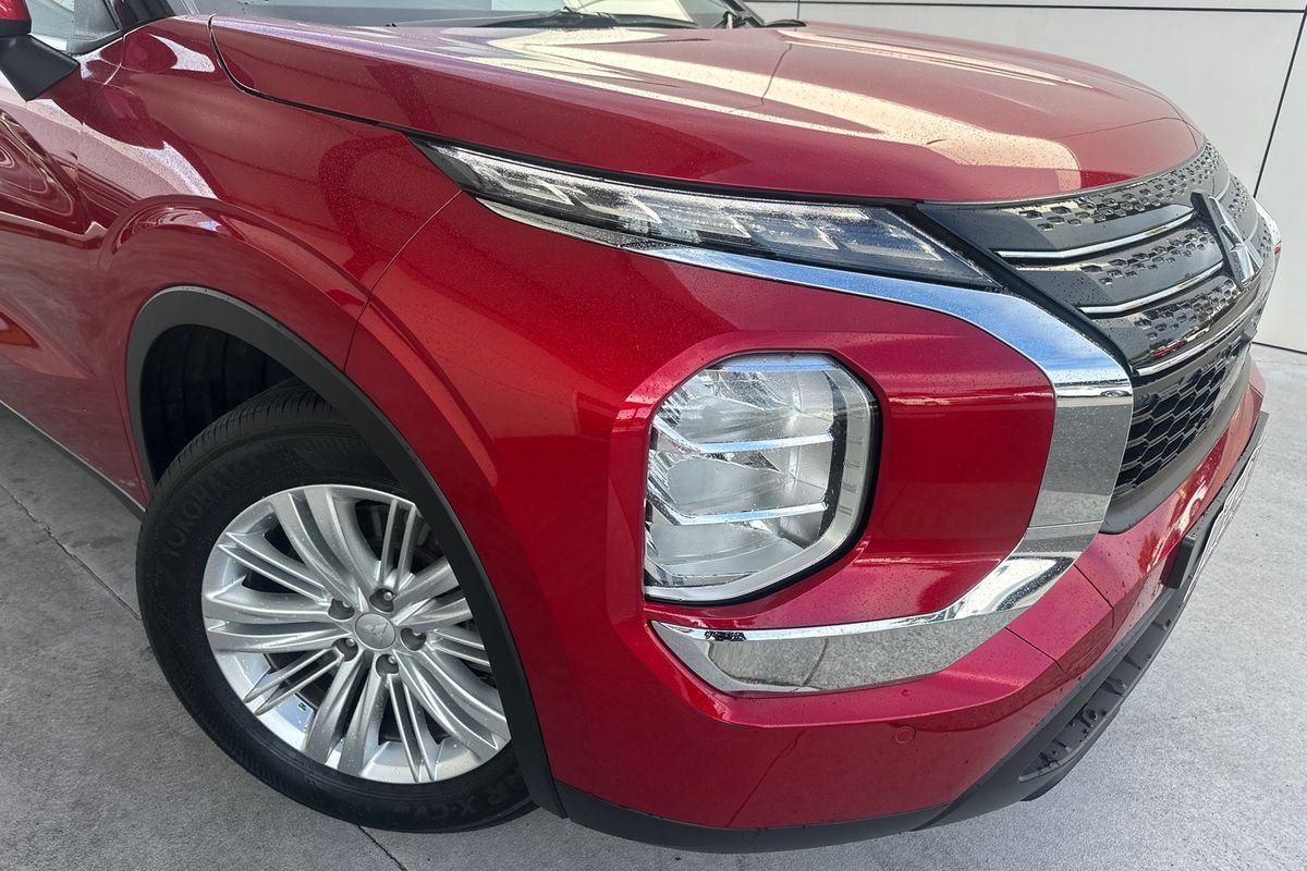 2023 Mitsubishi Outlander ES ZM