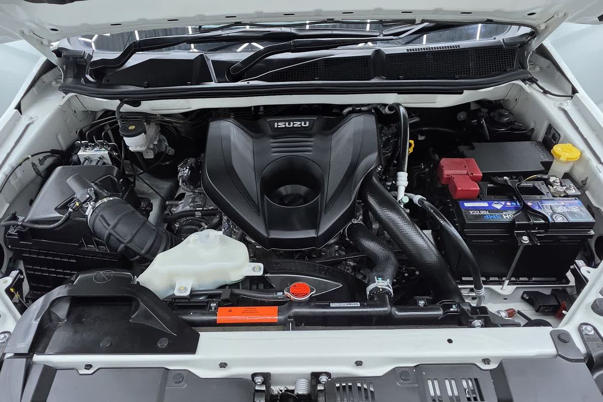 2022 Isuzu D-MAX SX 4X4 image 14