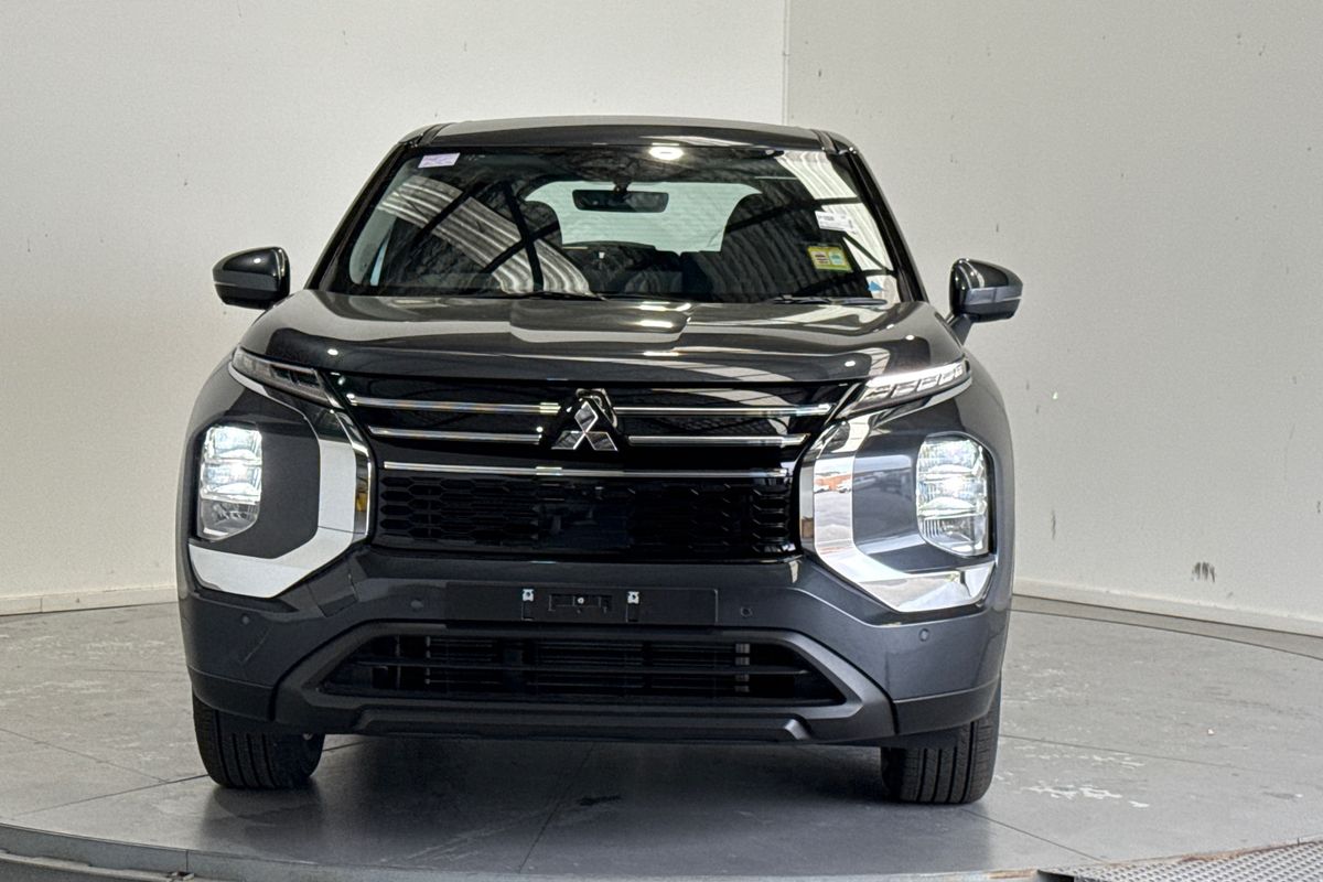 2026 Mitsubishi Outlander ES ZM